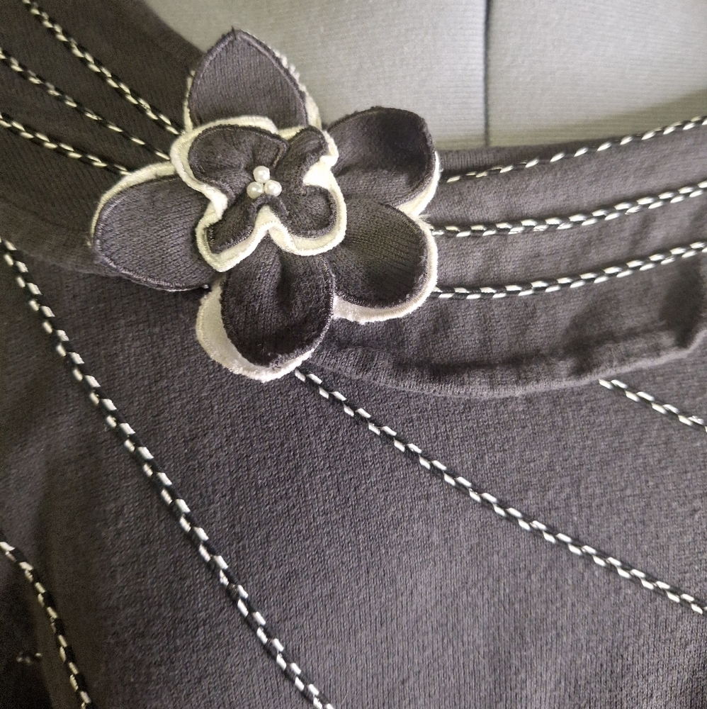 Grey and Off White Floral Cotton Blend Sweater. Size Med